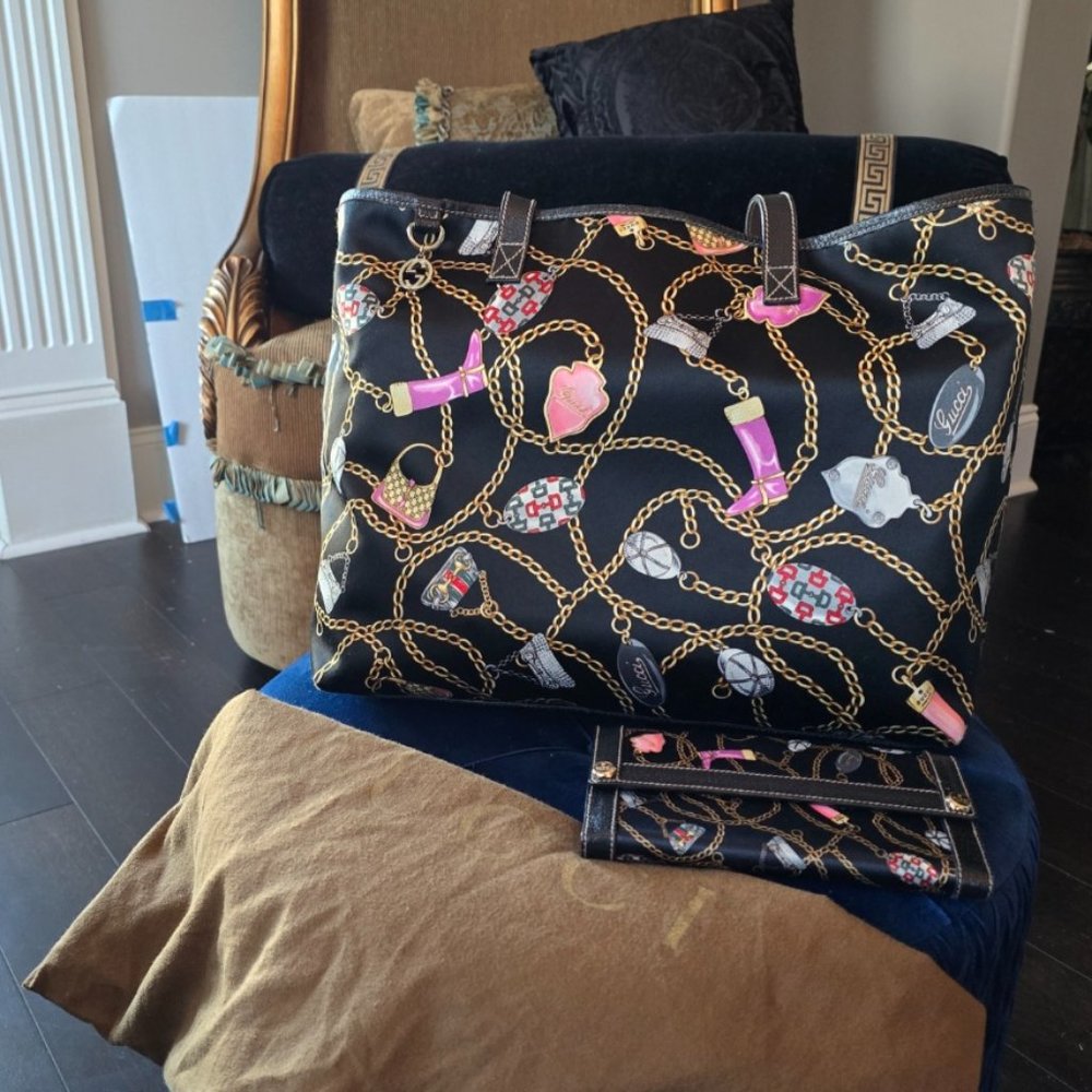 Pristine used condition RARE Gucci Charmy Tote and Wallet Bundle w/Dustbag